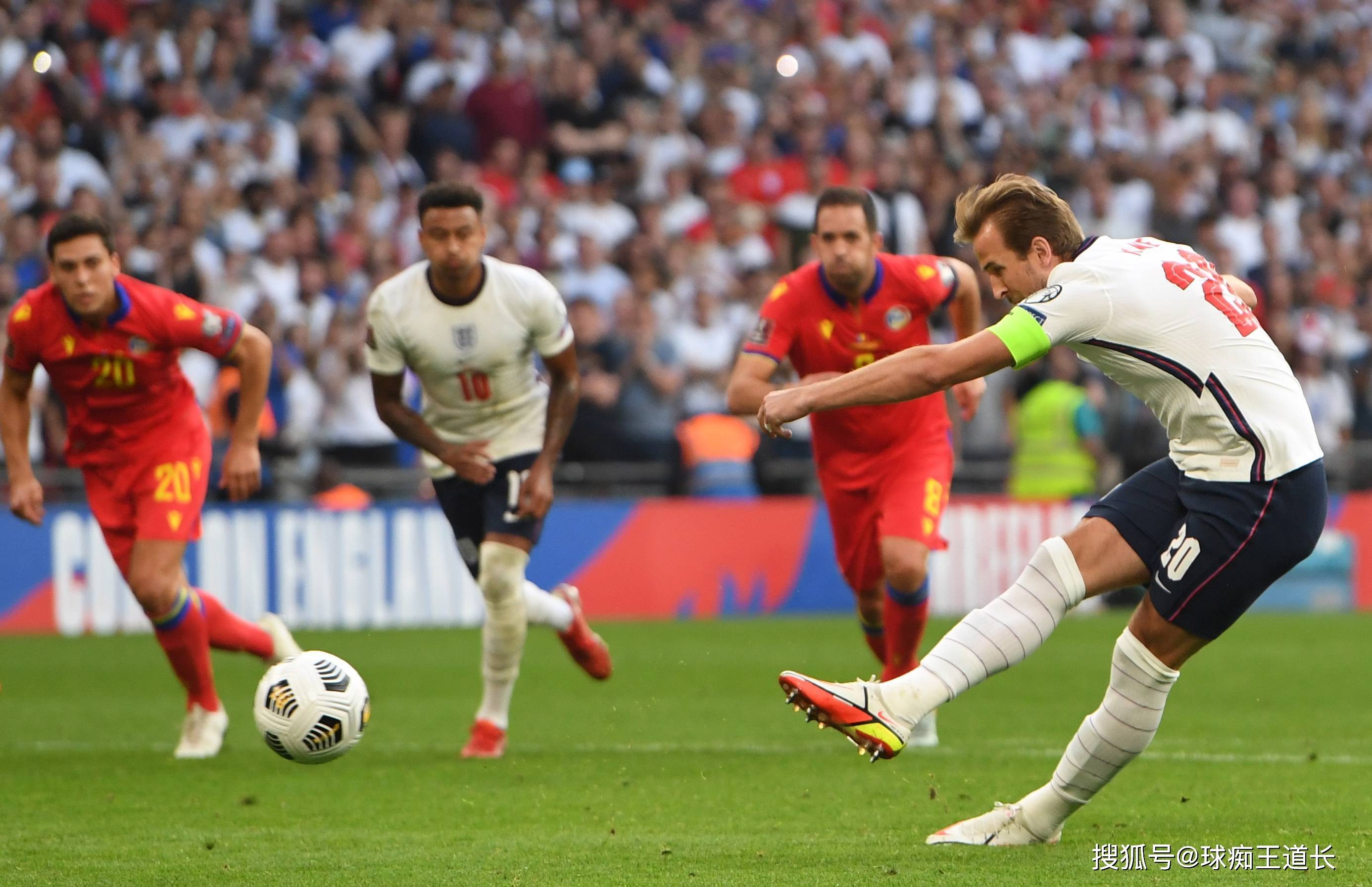 欧洲球员风采赛场,精彩瞬间引人入胜的简单介绍 欧洲球员风采赛场,精彩瞬间引人入胜的简单介绍