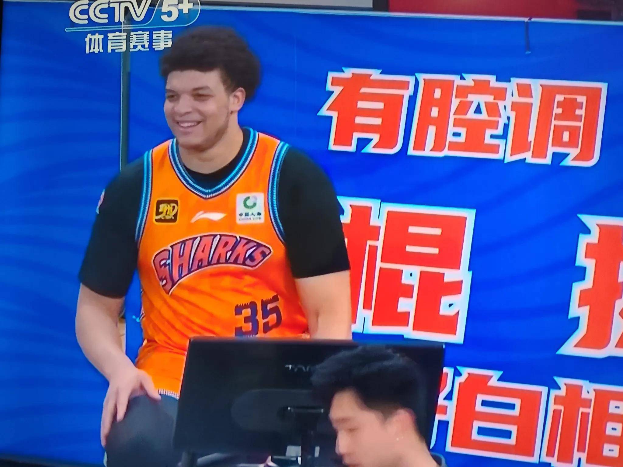 季后赛激烈角逐，球队压力山大的简单介绍