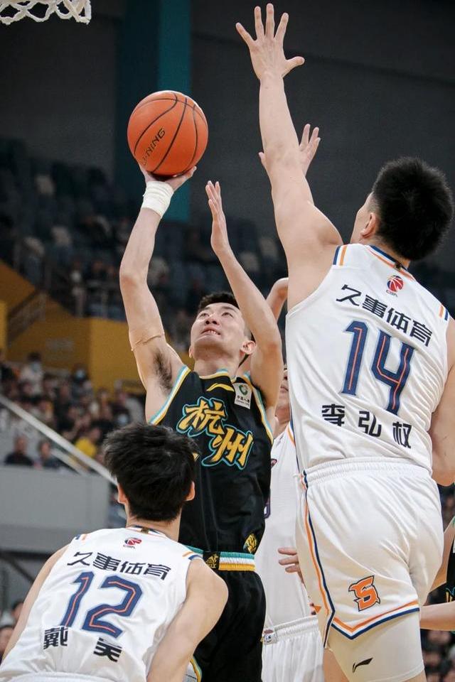 上海男篮击败湖北，迎来开门红