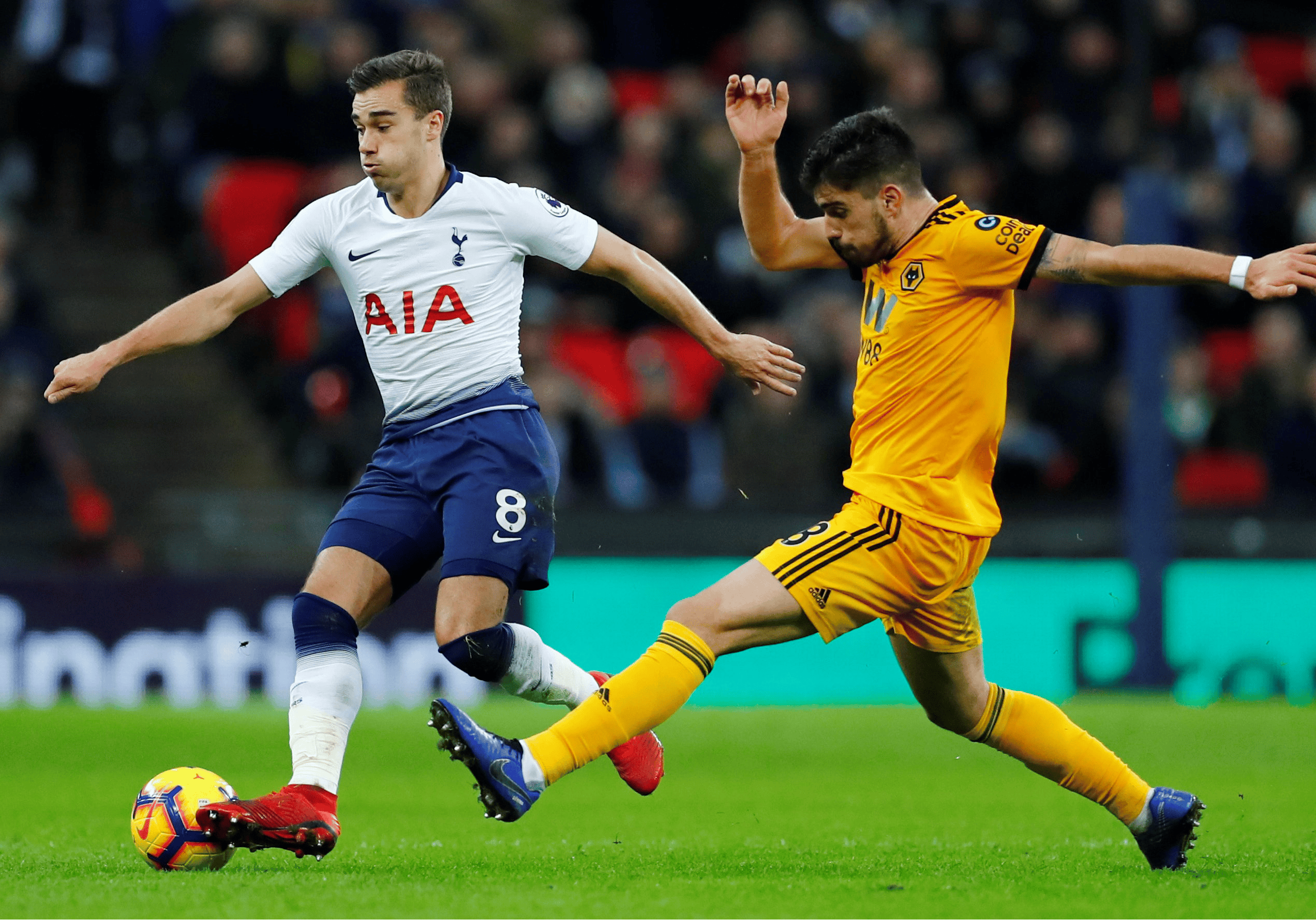 埃弗顿主场不敌对手，积分榜位置下降的简单介绍