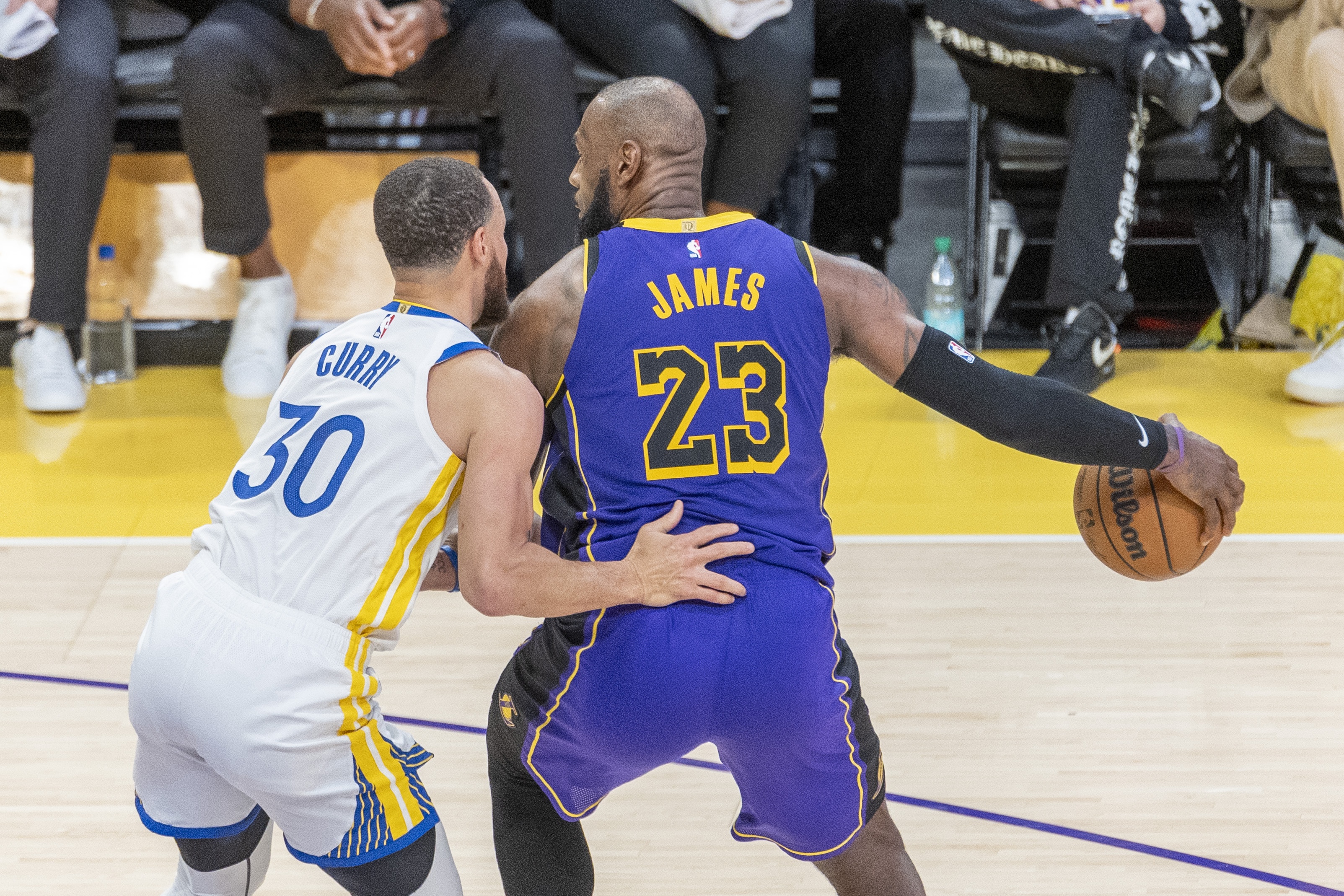 勇士遭遇爵士逆袭,库里三分无力回天的简单介绍 勇士遭遇爵士逆袭,库里三分无力回天的简单介绍