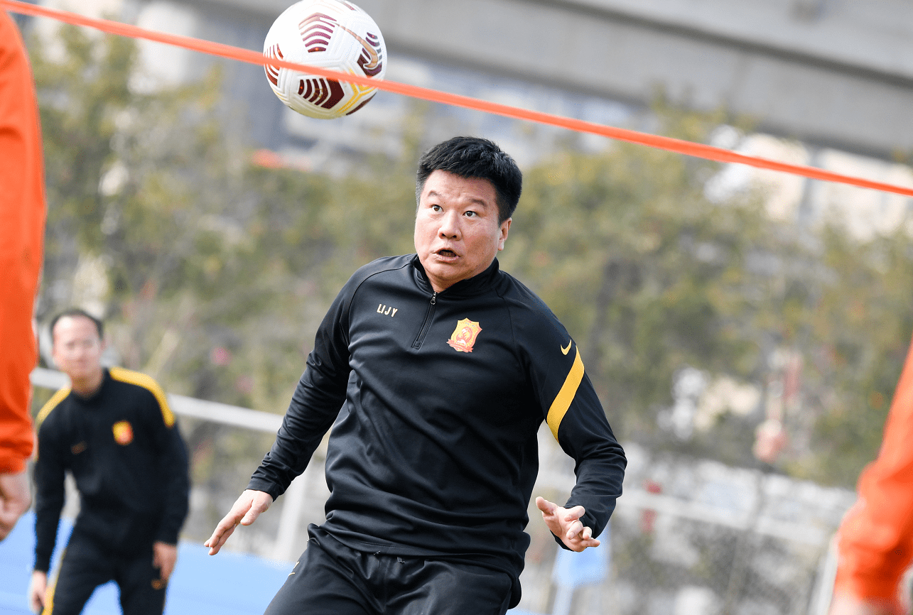 武汉卓尔引进新教练,球队战绩有望提升 武汉卓尔引进新教练,球队战绩有望提升