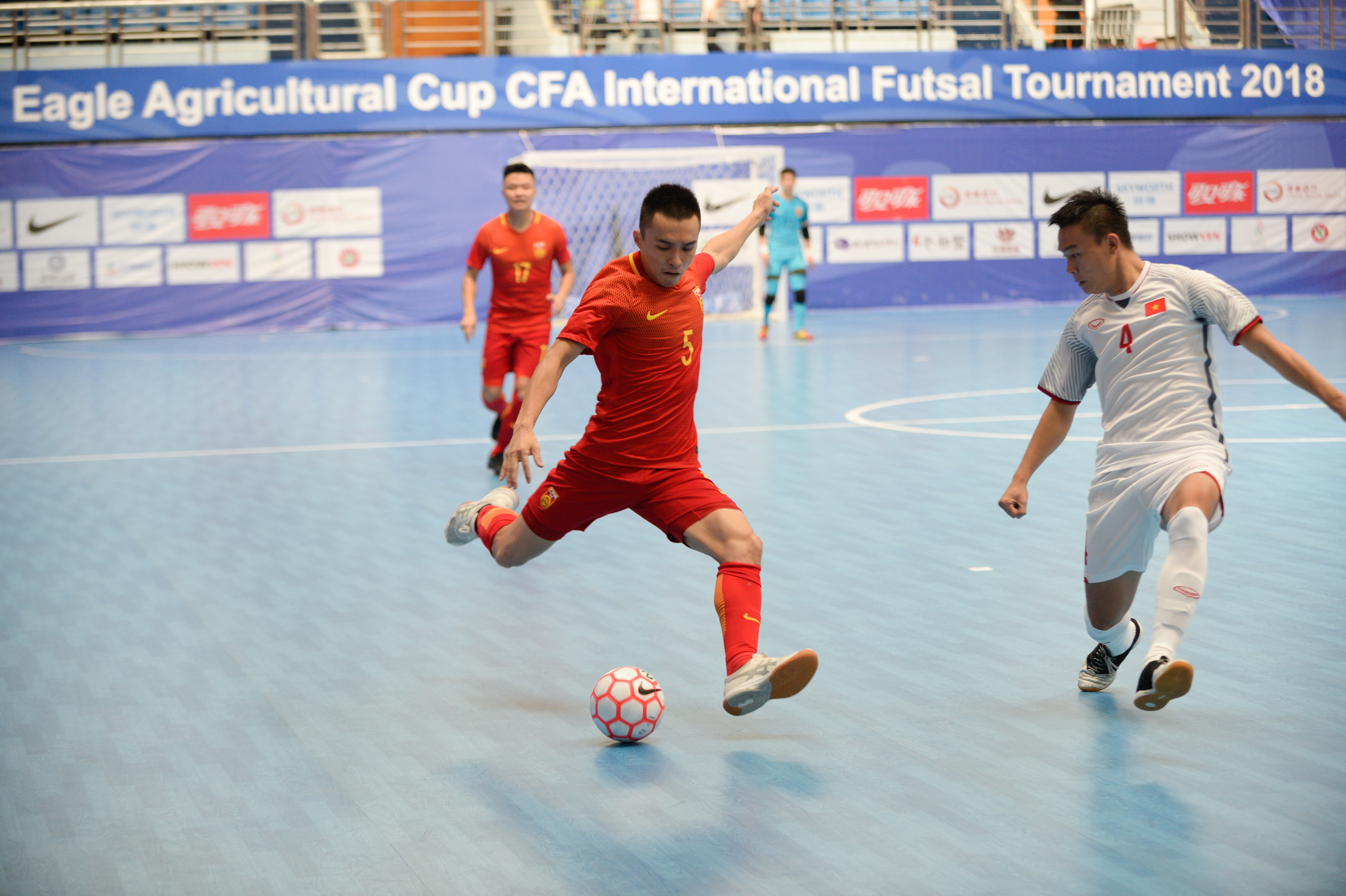 越南球队争夺本地区篮球锦标赛冠军 越南球队争夺本地区篮球锦标赛冠军