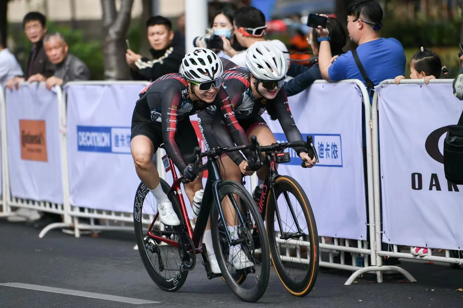 包含激烈角逐展现球队实力,胜负悬念让观众屏息的词条 包含激烈角逐展现球队实力,胜负悬念让观众屏息的词条