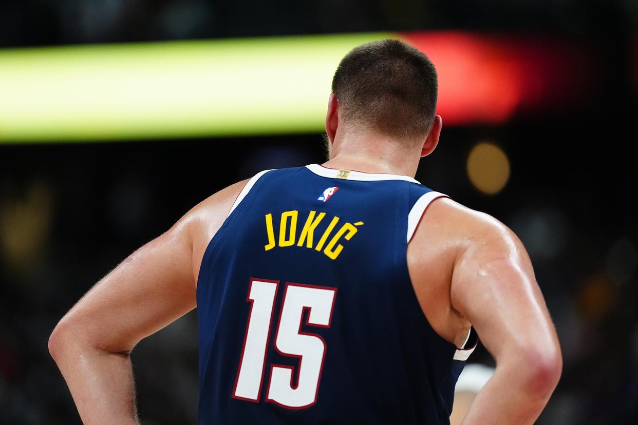 包含爵士大胜掘金豪取联盟第一,全队展现超强战斗力的词条 包含爵士大胜掘金豪取联盟第一,全队展现超强战斗力的词条