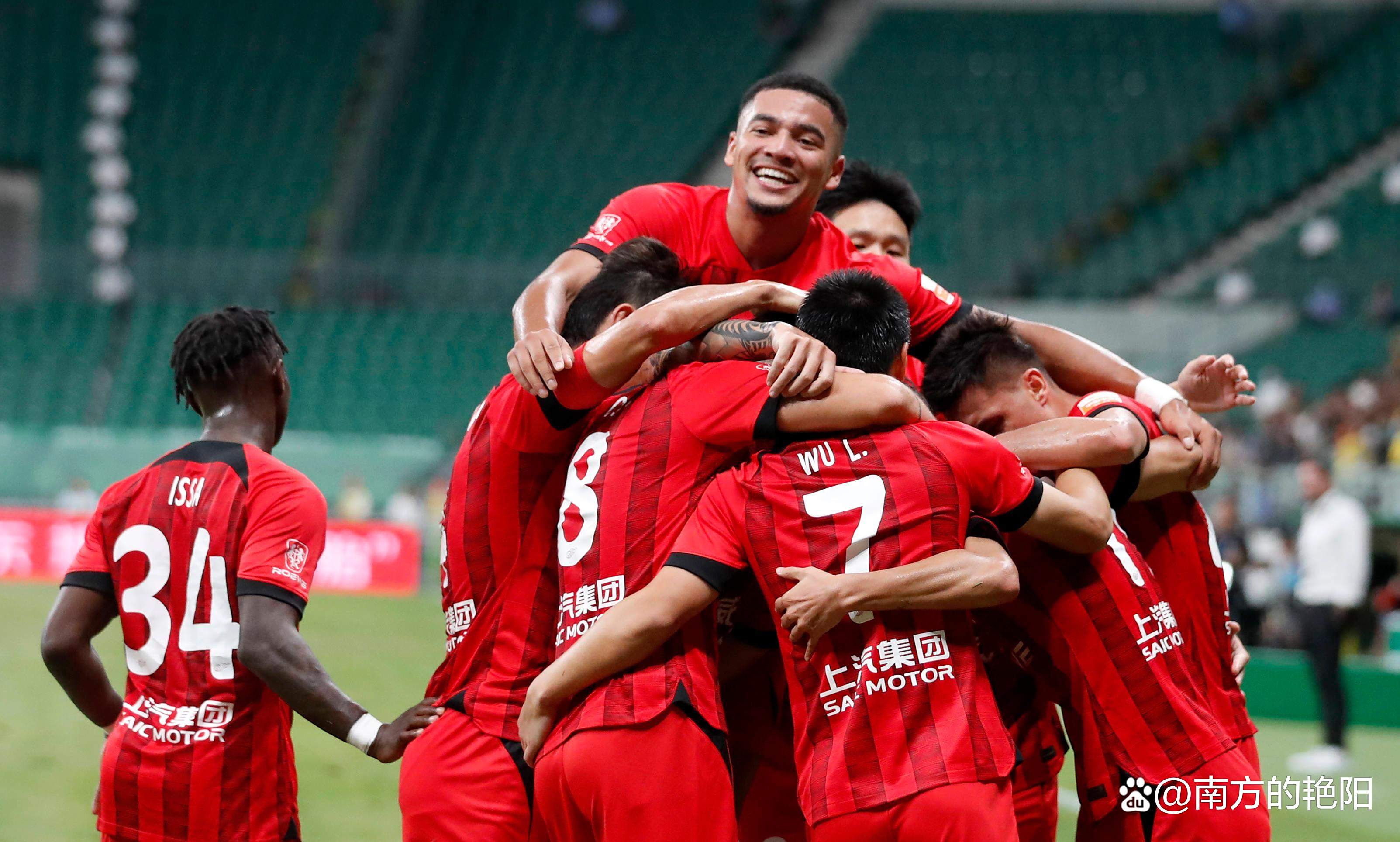 沉重打击！中超劲旅在比赛中遭受关键伤病