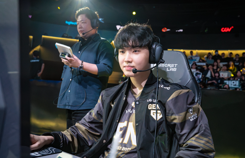 DRX碾压GEN,Chovy操刀奇招英雄翻盘八强赛3:1(首尔) DRX碾压GEN,Chovy操刀奇招英雄翻盘八强赛3:1(首尔)