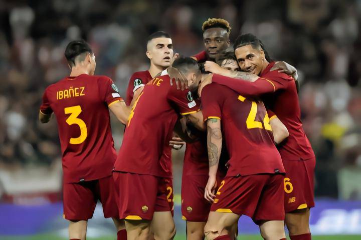 利物浦对阵那不勒斯,谁能占尽先机 利物浦对阵那不勒斯,谁能占尽先机