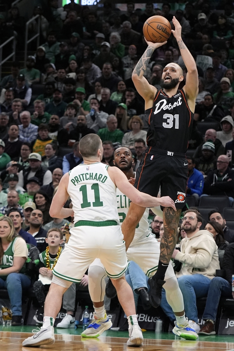 法兰克福球员奋起反击，望下场比赛取得胜利的简单介绍