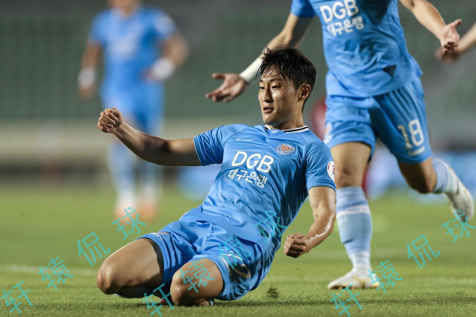 包含胜负难分,势均力敌,赛场局势白热化的词条 包含胜负难分,势均力敌,赛场局势白热化的词条