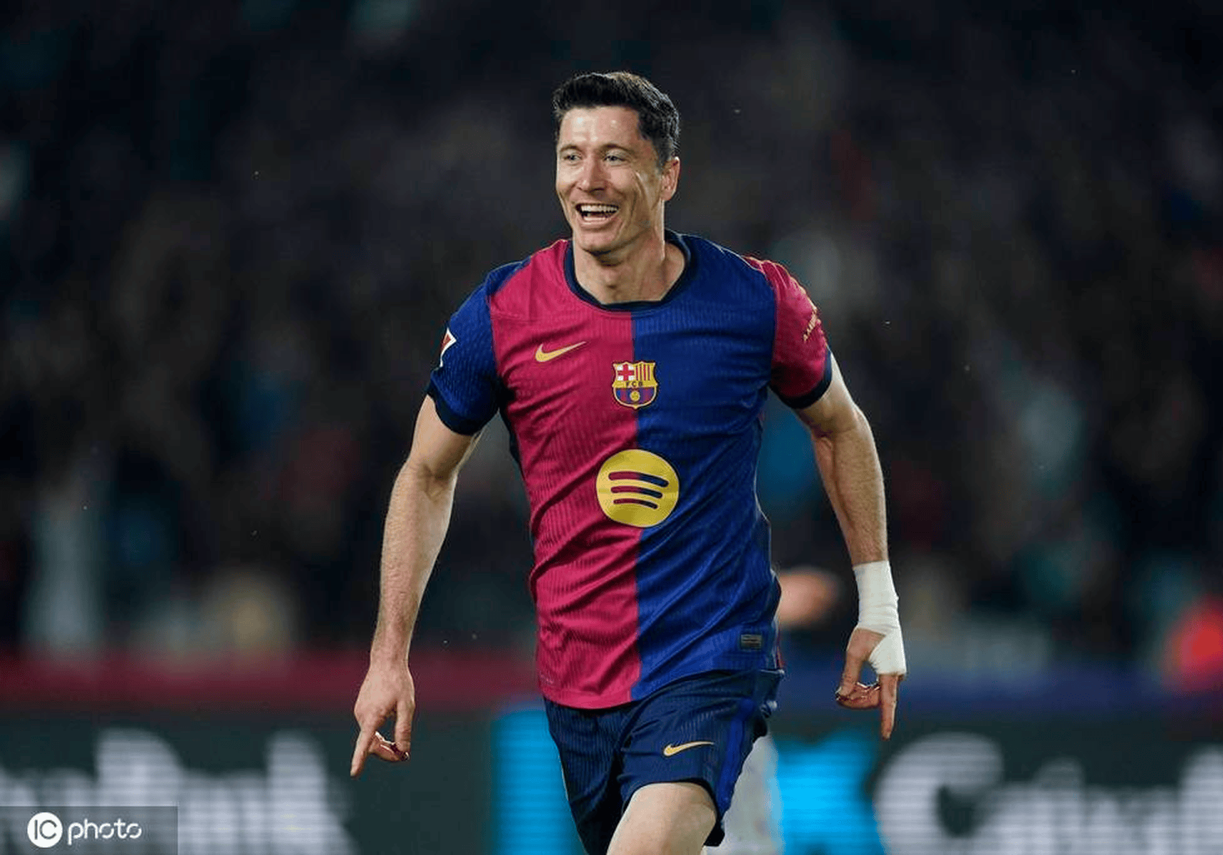 关于莱万多夫斯基以创纪录的进球数赢得金靴奖的信息 关于莱万多夫斯基以创纪录的进球数赢得金靴奖的信息