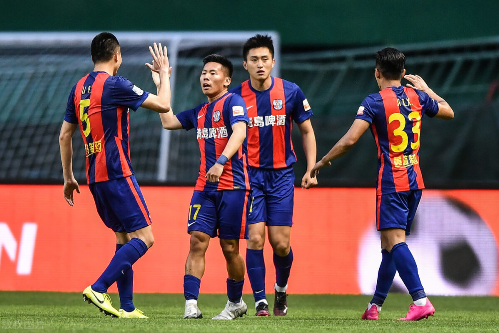 青岛盼望新援助阵,球迷呼声高涨士气高的简单介绍 青岛盼望新援助阵,球迷呼声高涨士气高的简单介绍