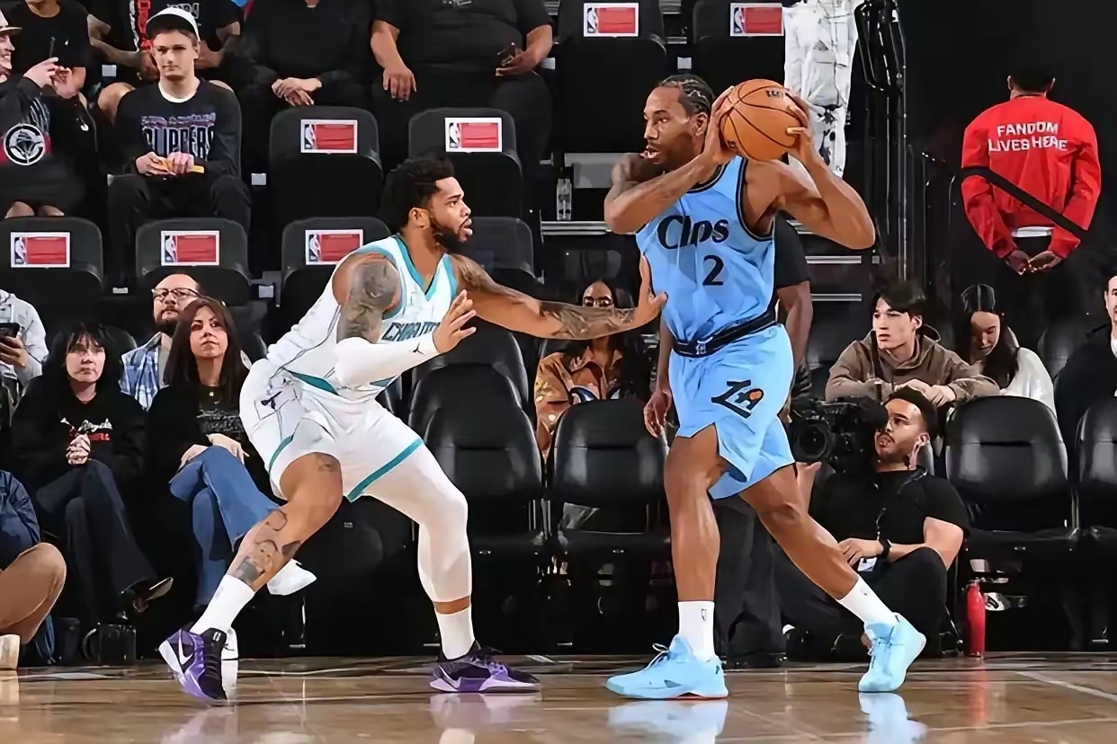 快船大胜黄蜂,取得胜利 快船大胜黄蜂,取得胜利