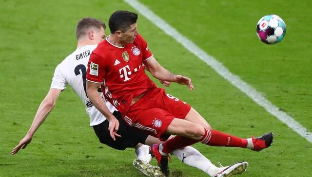 中国鏖战多特蒙德,科曼高光表现 中国鏖战多特蒙德,科曼高光表现