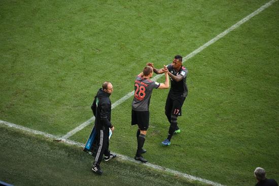 哥伦比亚翻盘里昂,罗本完成帽子戏法的简单介绍 哥伦比亚翻盘里昂,罗本完成帽子戏法的简单介绍