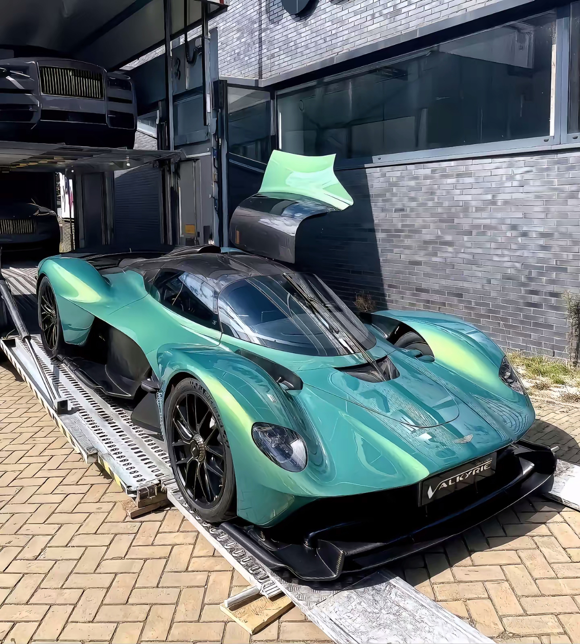 威廉姆斯翻盘阿斯顿马丁,汉密尔顿惊艳四座 威廉姆斯翻盘阿斯顿马丁,汉密尔顿惊艳四座