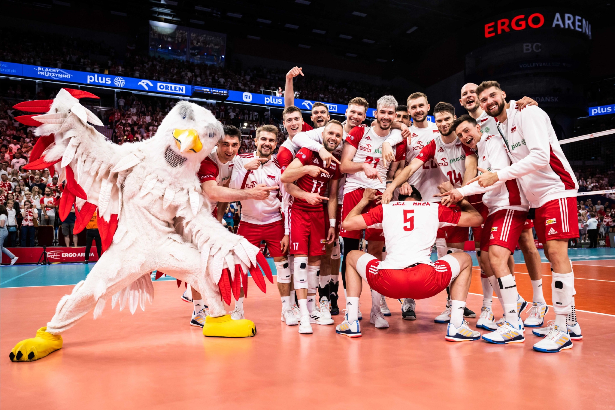 中国队逆转波兰队,波尔带队取胜 中国队逆转波兰队,波尔带队取胜