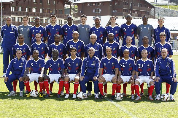 法国队轻取印尼队,黄鸭组合扛起全队 法国队轻取印尼队,黄鸭组合扛起全队