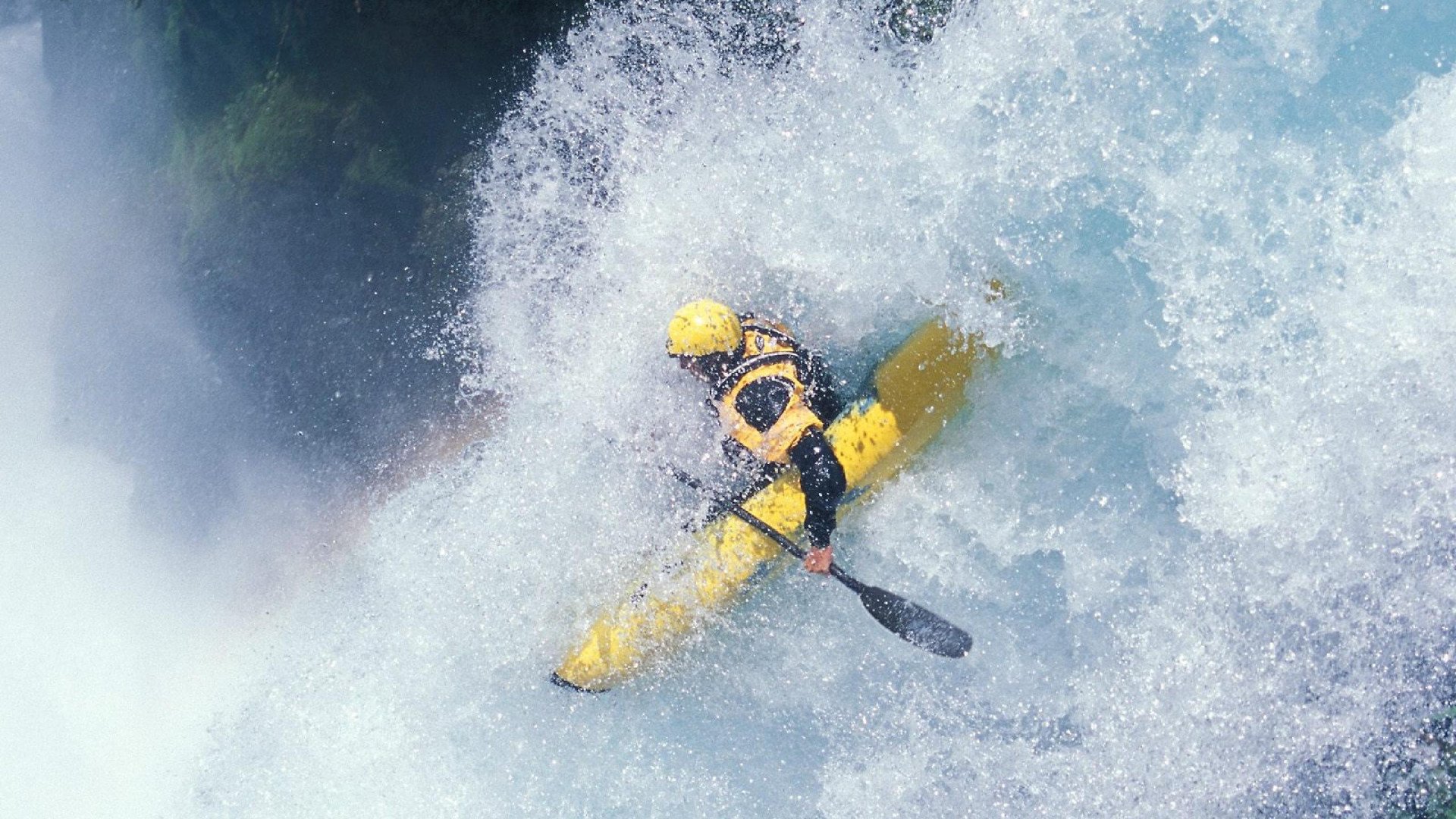 武切维奇豪取30+20统治内线，76人浴血奋战险胜雄鹿