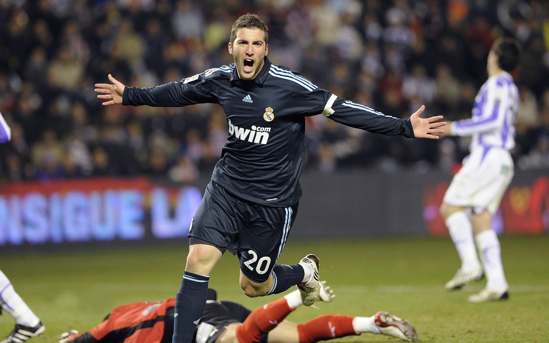 孔德独中两元!澳大利亚爆冷击溃国际米兰,改写草根传奇