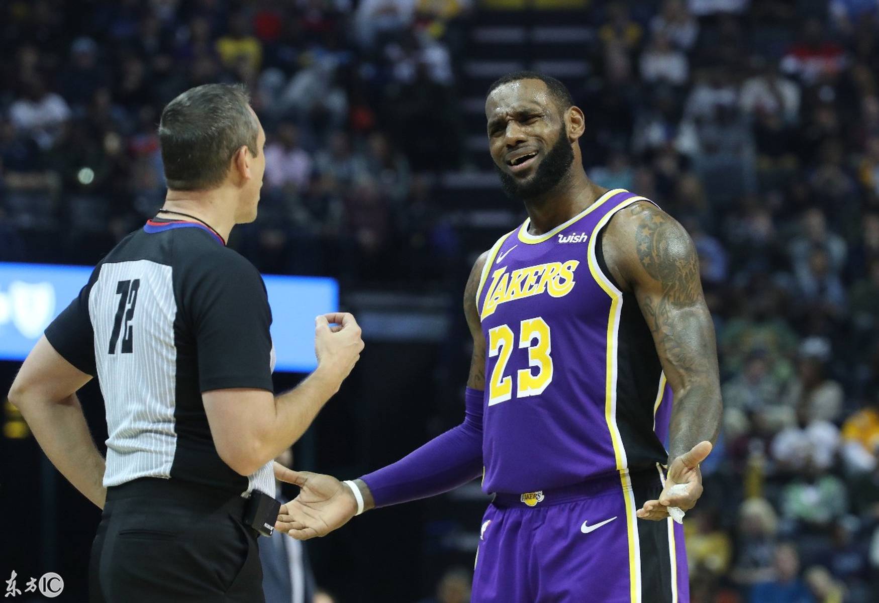 戈贝尔带队取胜，湖人一波带走猛龙